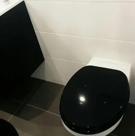 Littlewhiteintheheartofbudapest Budapešť