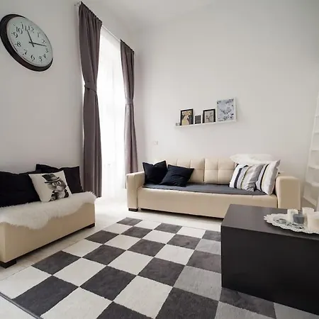 Appartement Littlewhiteintheheartofbudapest Budapest