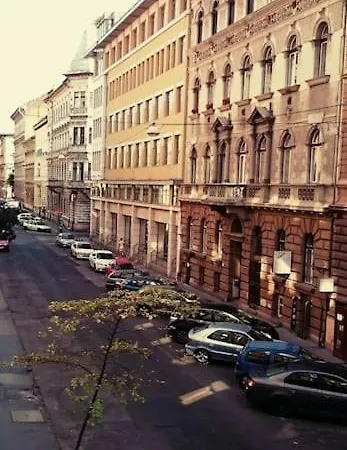 Apartment Littlewhiteintheheartofbudapest Budapest